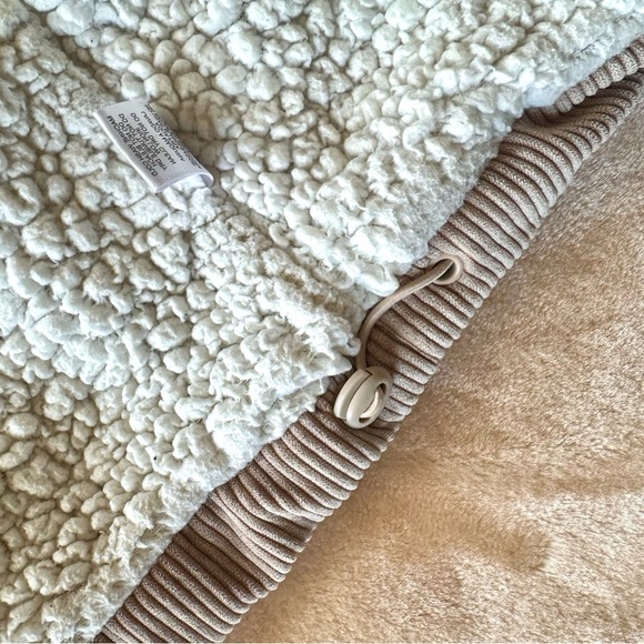 Corduroy Fleece-Lined Zip Up Vest - Picture 7 of 7